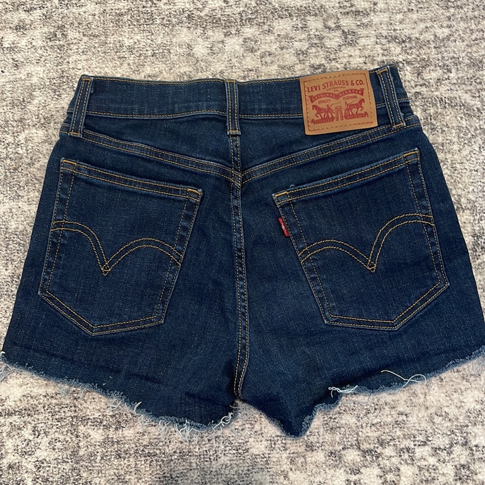 Levi’s High Rise Shorts Sz 27